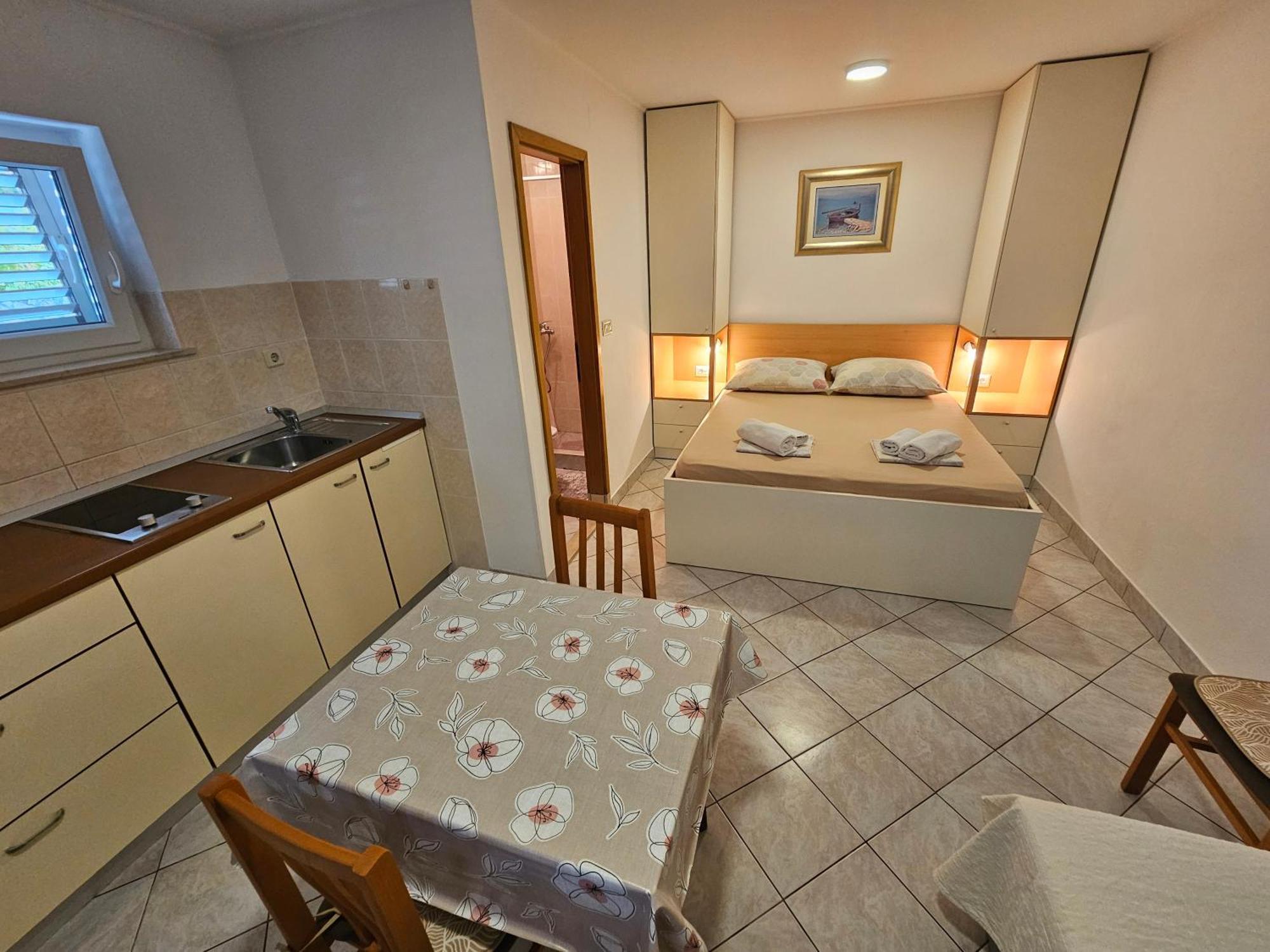 Apartment Nikica 트로기르 객실 사진