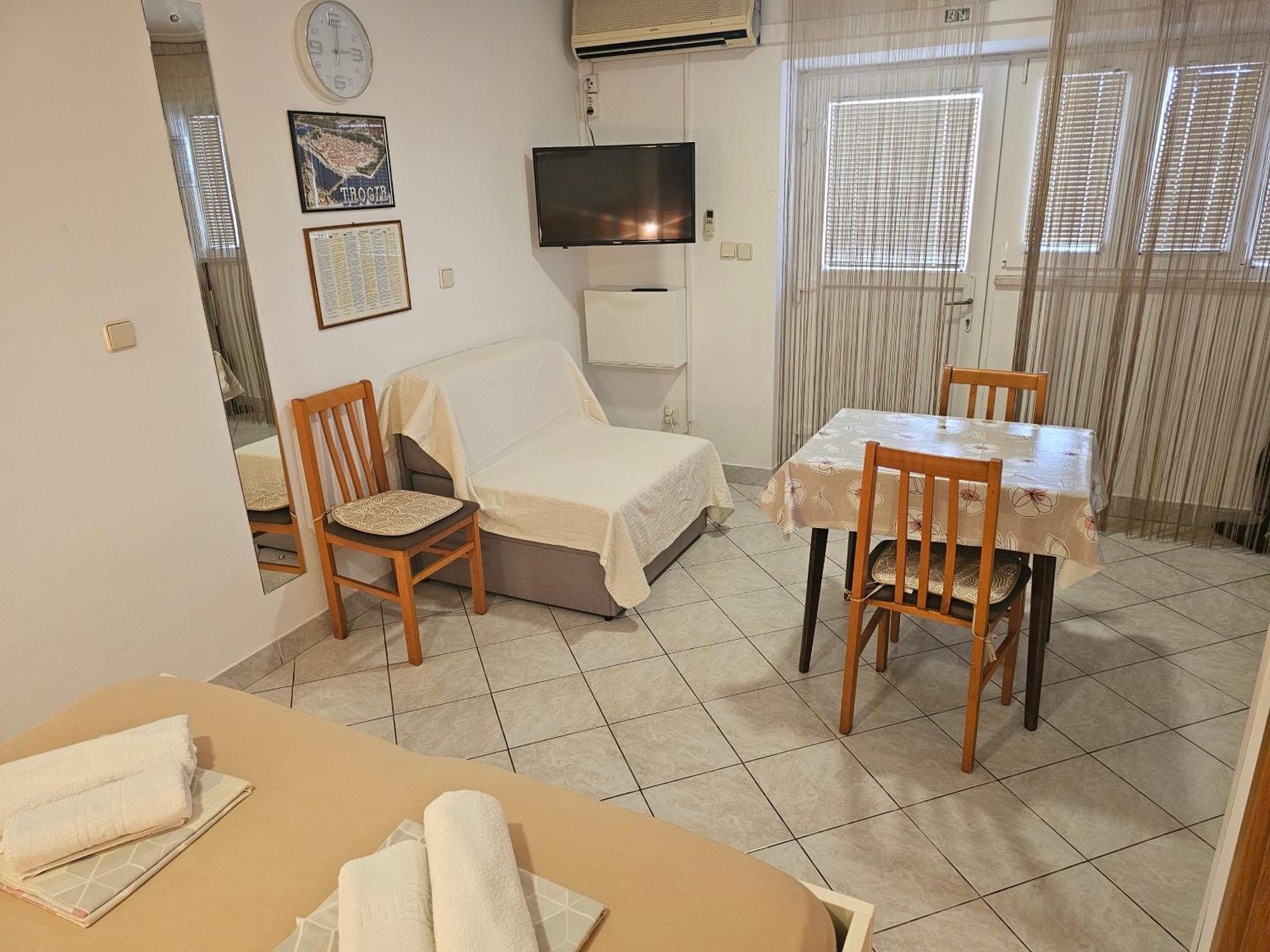 Apartment Nikica 트로기르 객실 사진