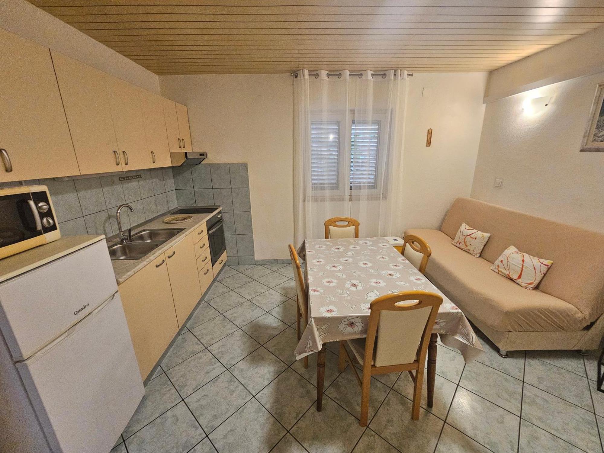 Apartment Nikica 트로기르 객실 사진